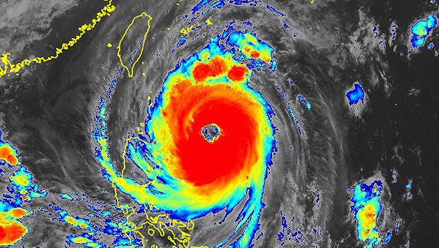 o intenso tufo Kong Rey aparece ao largo das Filipinas em destaque na imagem de satlite do dia 29. Crdito: AMJ/Himawari 8/9