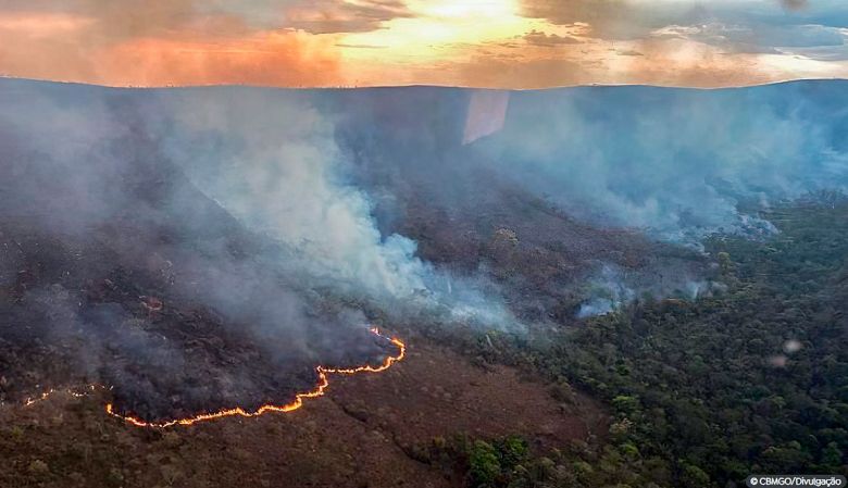 Inc�ndio na Chapada dos Veadeiros ativo desde o dia 5 de setembro. Cr�dito: divulga��o CBMGO
