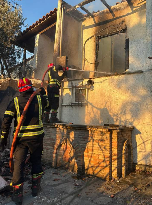 Rom�nia come�a a enviar ajuda � Gr�cia para combater os inc�ndios florestais. Cr�dito: divulga��o via X @RomaniaInGreece 