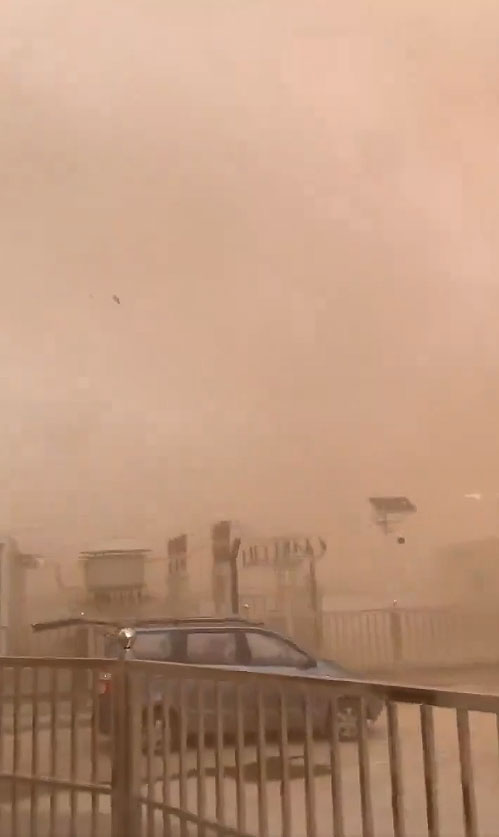 Tempestades de areia se espalharam pelo norte da China nos ltimos dias. Crdito: divulgao via X (twitter) @skynewsagra 