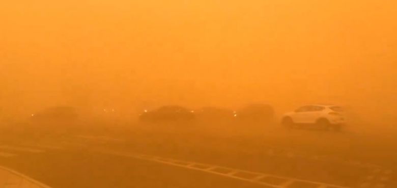 Cortina de poeira reduz visibilidade em cidades do sudeste da Rssia no dia 28 de maro. Crdito: divulgao via X (twitter) @Tred War Newss  
