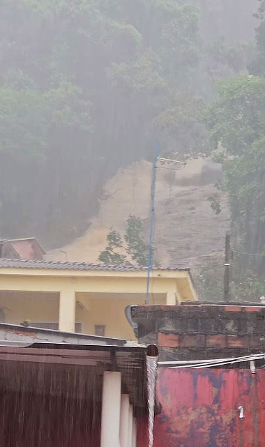 Mais de 24 horas de chuva forte resultaram em 257 mm na Praia Grande, de acordo com a Defesa Civil. Cr�dito: divulga��o via Instagram @praiagrandeeregiao