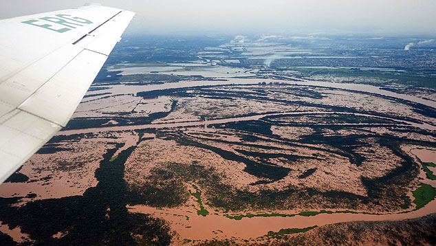 O Governador Eduardo Leite sobrevoou Santa Maria para reuni�o com presidente Lula e ministros na quinta-feira. Cr�dito: Maur�cio Tonetto/SECOM/Fotos P�blicas