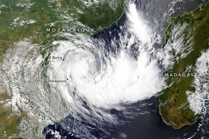Imagem de satlite mostra o ciclone tropical Filipo prximo a Moambique horas antes de tocar o solo. Crdito: NASA 