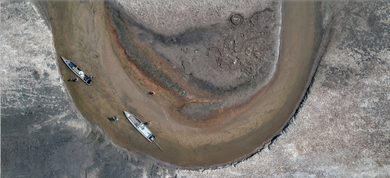 Em julho, os ribeirinhos passaram a notar que os rios do Amazonas iniciaram um processo de vazante acentuado e bem antes do previsto. Cr�dito: Marizilda Crupe/Greenpeace/2023/Fotos P�blicas