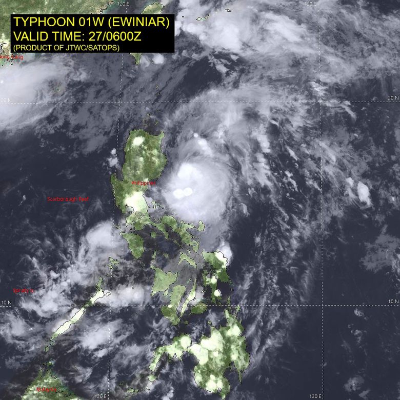 Imagem de sat�lite mostra o tuf�o Ewiniar sobre �guas do norte das Filipinas. Os ventos chegam a 170 km/h. Cr�dito: JTWC/SATOPS  