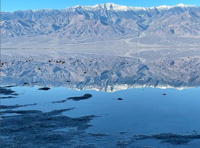 Paisagem transformada em Death Valley em 12 de fevereiro. Crdito: divulgao Instagram @deathvalleynps  