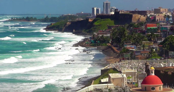 Os recifes de corais servem como uma barreira natural contra ondas, tempestades e inunda��es. Cr�dito: FEMA 