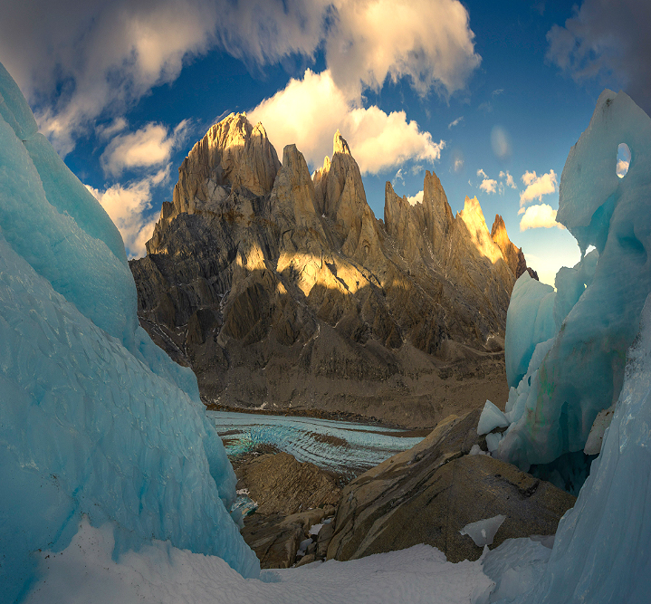 Face oeste do Cerro Chalten, dia 25 de abril. Cr�dito: divulga��o via X @tylekki  