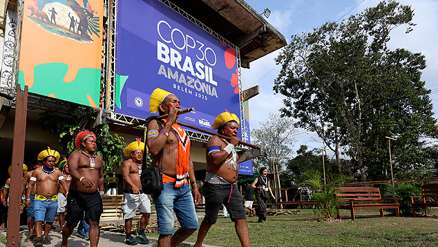Indgenas participam de encontro na Aldeia COP a 30 Conferncia das Partes (COP30). Crdito: Aline Massuca/COP30/Fotos Pblicas