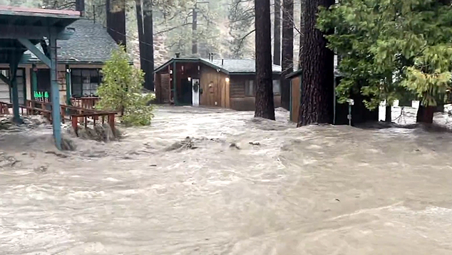 Condado de San Bernardino, um dos mais afetados pelas intensas tempestades. Cr�dito: divulga��o via X @SBCOUNTYFIRE 