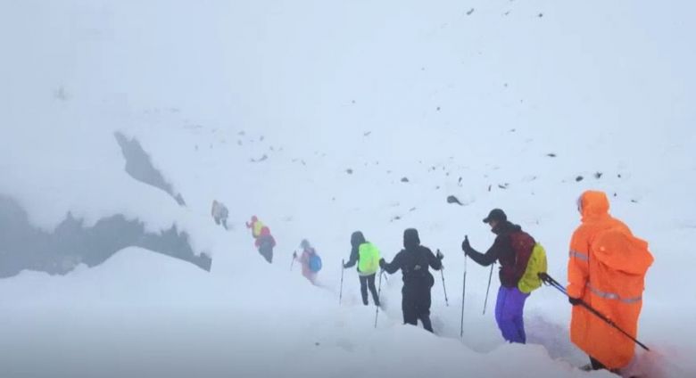 Alpinistas passaram por momentos dramticos no fim de semana, no Tibete. Crdito: imagens divulgadas pelo guia Chen Geshuang