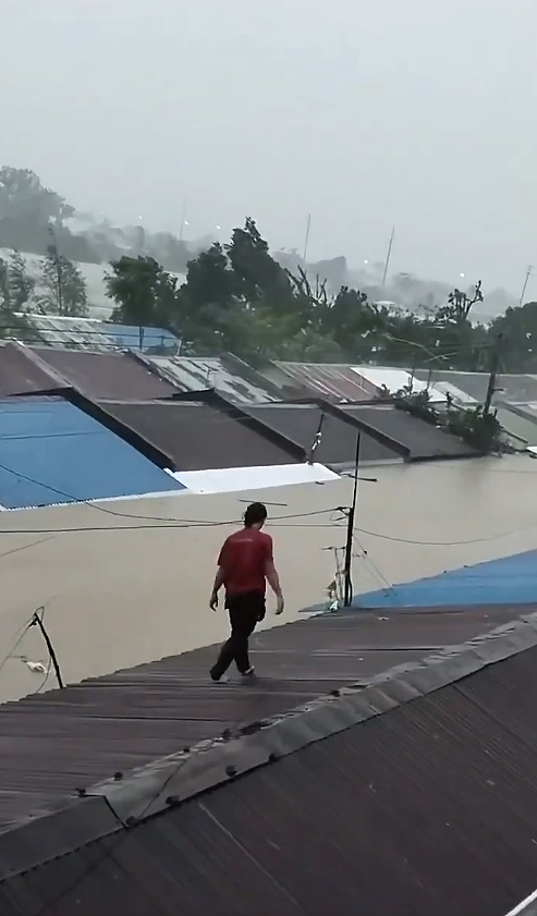 Cebu gravemente atingida pelas inundaes. Crdito: redes sociais/via X @JayBangWool<BR>