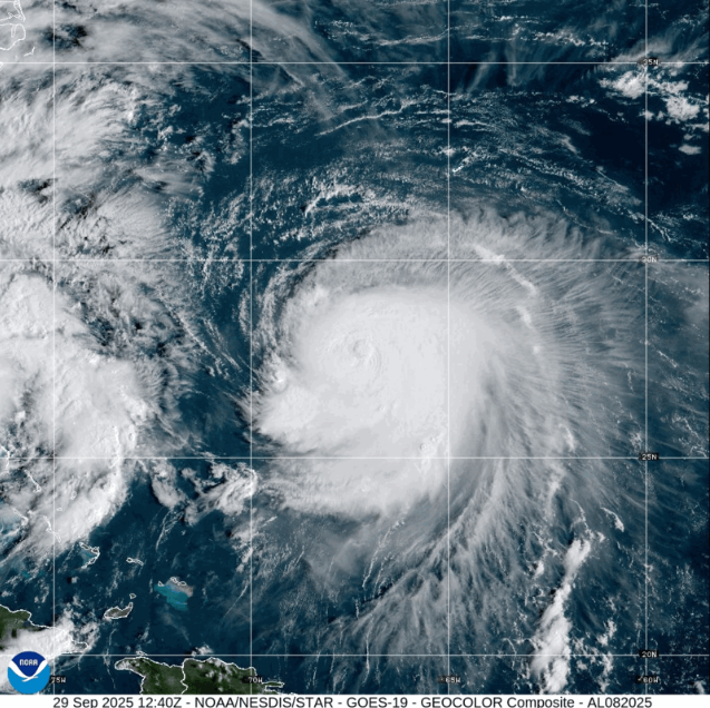 Furaco Humberto atingiu categoria 5 em oceano aberto no domingo. Crdito: NOAA
