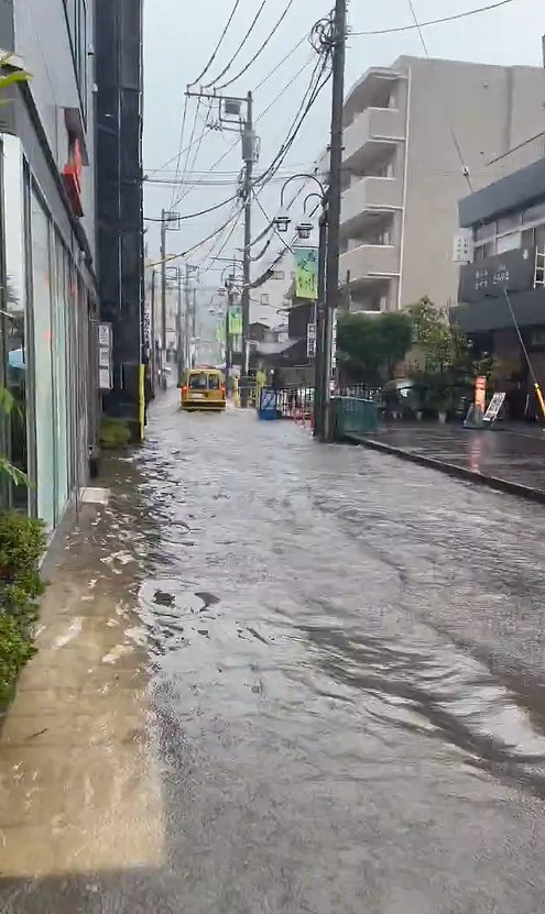 Cidade de Kamakura registrou alagamentos com a passagem do tuf�o Peipah. Cr�dito: divulga��o via X @Inada Tomiyuki