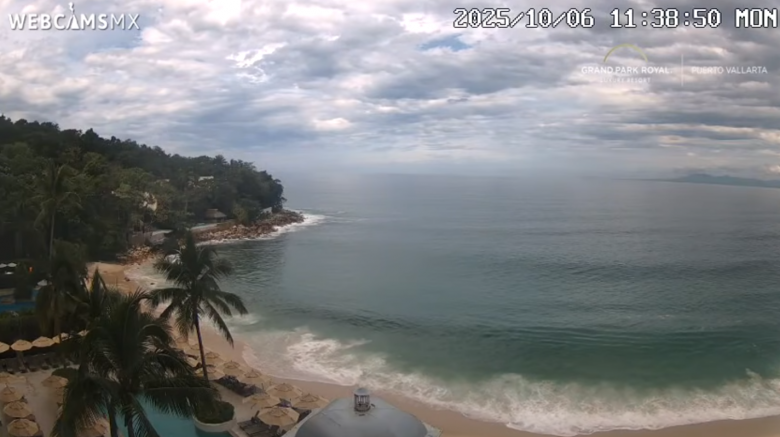 Tempo mudando em Puerto Vallarta, em Jalisco, no Mxico, com a proximidade de Priscilla. Crdito: divulgao webcamsdemexico