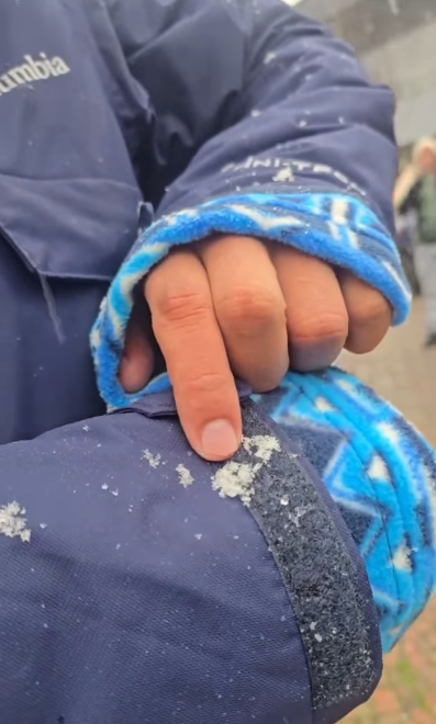 Neve registrada em S�o Joaquim (SC) nesta manh�. Cr�dito: divulga��o via Instagram @saojoaquimonline.com.br/Mycchel Legnagui 