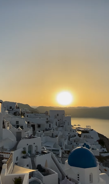 Imagem ilustrativa de Santorini, atingida por milhares de sismos desde o final de janeiro. Cr�dito: divulga��o via Instagram @santorini 