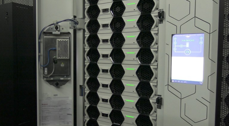 Sistema de fornecimento de energia ininterrupto do novo supercomputador. Crdito: divulgao INPE