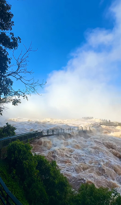 Cataratas do Igua�u atingiram o maior volume de �gua do ano esta semana. Cr�dito: divulga��o via Instagram @cataratasdoiguacu
