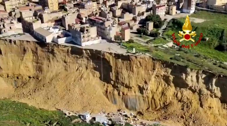 Cidade tem hist�rico de solo inst�vel. Cr�dito: Vigili del Fuoco 