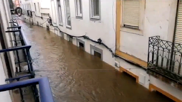 Imagem ilustrativa. Alc�cer do Sal completamente inundado, ap�s tempestade em 7 de fevereiro. Cr�dito: divulga��o via X @bbbrezenski<BR>  