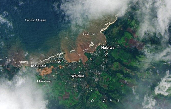 Imagem de sat�lite mostra parte da costa norte de Oahu em 14 de mar�o de 2026. Cr�dito: Earth Observatory/Landsat 9/NASA