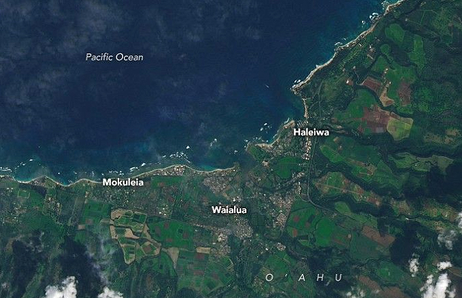 Imagem de sat�lite mostra parte da costa norte de Oahu em 25 de janeiro de 2026. Cr�dito: Earth Observatory/Landsat 9/NASA