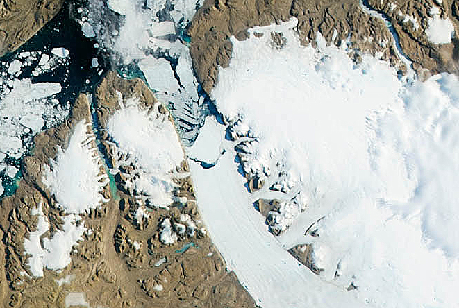 Imagens de sat�lite contribuem no estudo do acelerado desprendimento dos icebergs na Groenl�ndia. Cr�dito: imagem de 2010/NASA