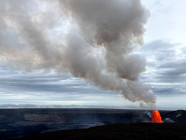 Cinzas produzidas na erup��o do Kilauea levadas pelos ventos fortes. Cr�dito: USGS, D. Downs.