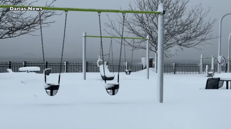 Nova Jersey tomada pela neve dia 23 de fevereiro. Cr�dito: reprodu��o imagens via Youtube @CaesarDarias 