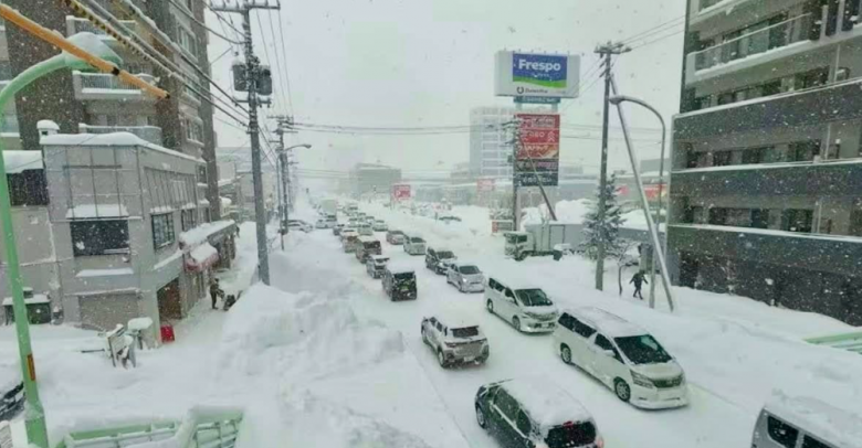 Sapporo, em Hokkaido, foi uma das cidades mais castigadas pela nevasca desta semana. Cr�dito: divulga��o via X @YourJapanInfo