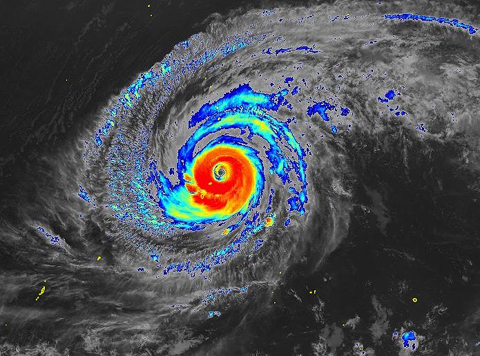 Imagem colorida mostra o poderoso supertuf�o ativo no Pac�fico ocidental. Cr�dito: sat�lite jap�nes Himawari 8/9