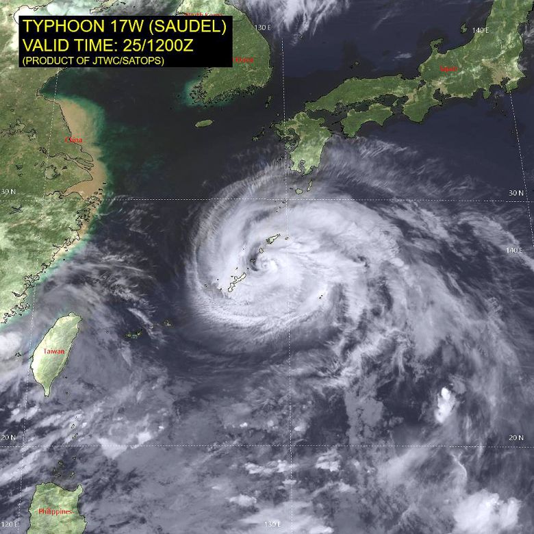 Imagem de sat�lite mostra o olho do tuf�o Saudel pr�ximo a Okinawa, ao sul do Jap�o, dia 25. Cr�dito: JTWC/SATOPS  