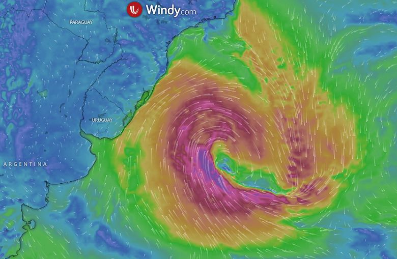 O ciclone extratropical deve seguir a trajet�ria rumo ao Atl�ntico. Proje��o para a manh� do dia 9. Cr�dito: Modelo ECMWF/WINDY  